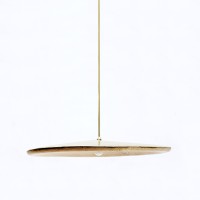 <a href=https://www.galeriegosserez.com/gosserez/artistes/loellmann-valentin.html>Valentin Loellmann </a> - Brass - Hanging lamp